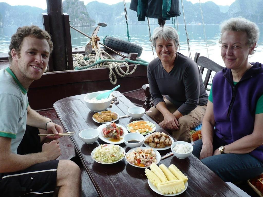 Hotel Hoang Gia Minh Cat Ba Island Zewnętrze zdjęcie